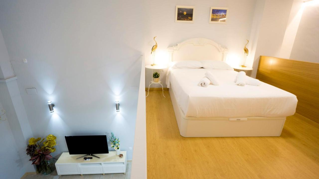 Rentalsevilla Escuelas Pias Екстериор снимка