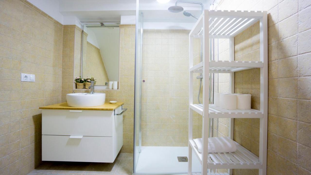 Rentalsevilla Escuelas Pias Екстериор снимка